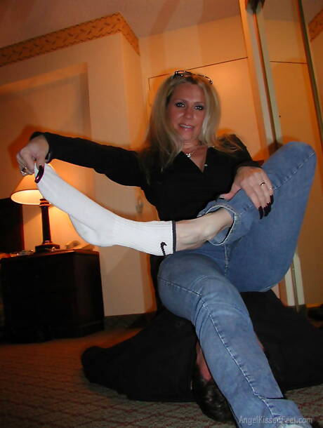 Mom Next Door Porn Pics