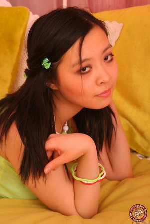 Amour Babes invites you to browse their free pics with Courtney in toying her snatch