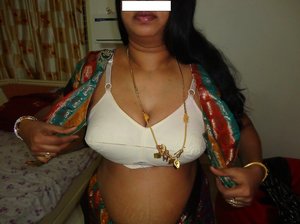 Fuck My Indian GF invites you to browse their xxx pics with Indian Babe in boy-girl scene
